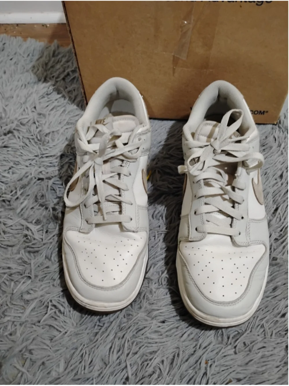 Nike Dunk Low Shoes Mens Size 12 White Tan Suede Swoosh Sneakers FJ4188-001